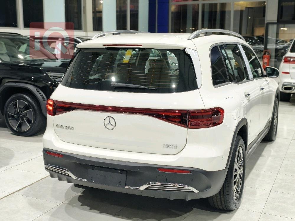 مرسيدس بنز EQB